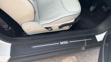 MINI Cooper 135kW E Exclusive [Level 1] 41kWh 3dr Auto Electric Hatchback